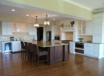 Large kitchen & screened porch