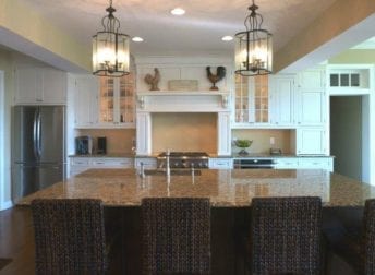 Large kitchen & screened porch