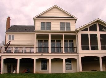 Large kitchen & screened porch